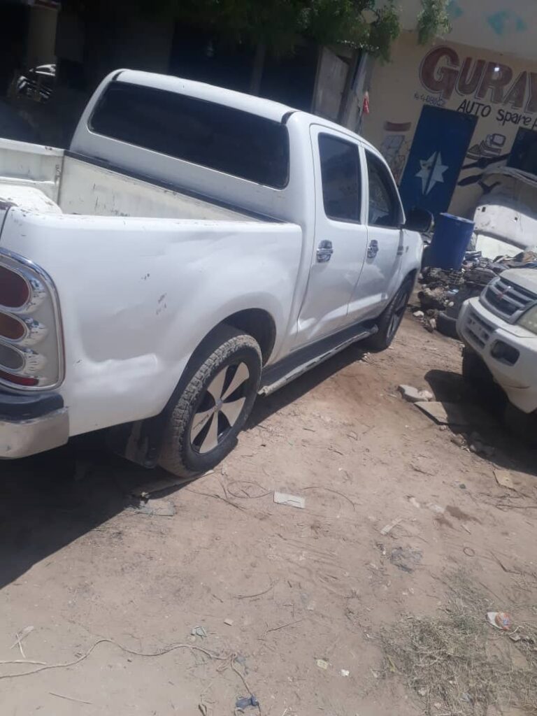 Toyota hilux pickup dual cap iib ah hargeisa