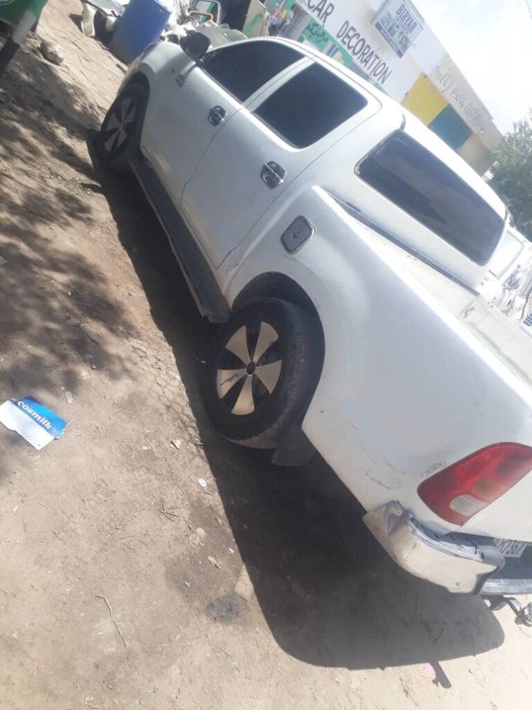 Toyota hilux pickup dual cap iib ah hargeisa