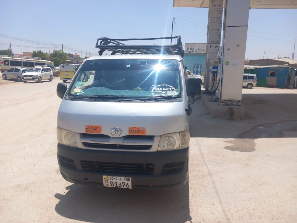 Toyota hiace bus iib ah hargeisa
