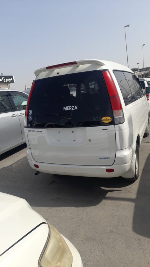 Toyota nouh 4wheel drive  iib ah hargeisa